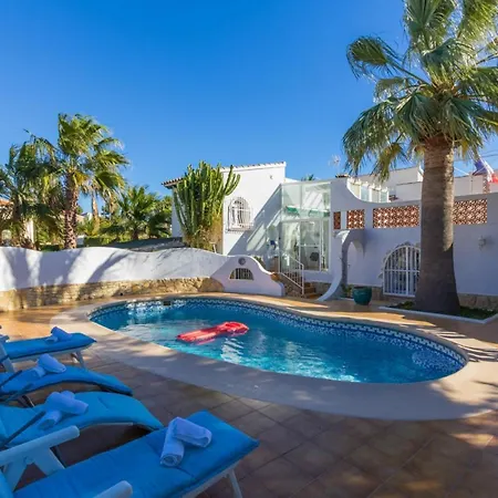 Abahana Villas Gering Villa *